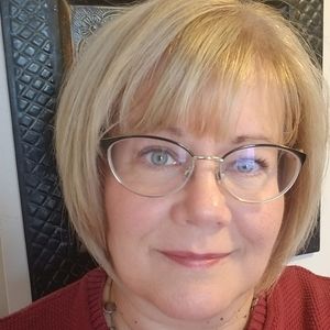 Meet your Posher, Lynda